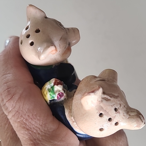 Vintage pig salt/pepper shakers - Picture 4 of 5